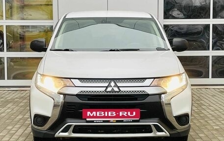 Mitsubishi Outlander III рестайлинг 3, 2019 год, 2 230 000 рублей, 2 фотография