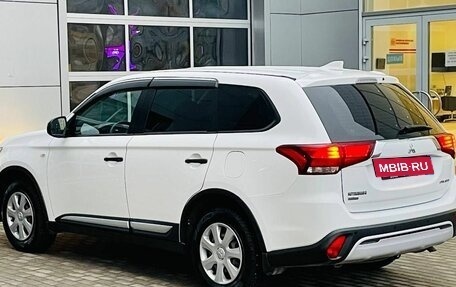 Mitsubishi Outlander III рестайлинг 3, 2019 год, 2 230 000 рублей, 7 фотография