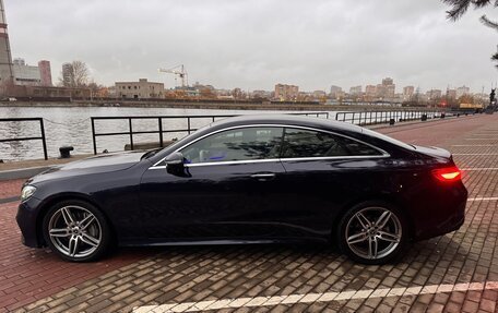 Mercedes-Benz E-Класс, 2019 год, 3 990 000 рублей, 4 фотография