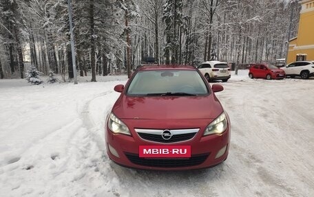 Opel Astra J, 2010 год, 650 000 рублей, 3 фотография