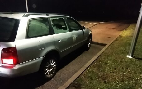 Audi A4, 1996 год, 330 000 рублей, 2 фотография