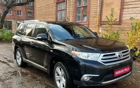 Toyota Highlander III, 2011 год, 1 950 000 рублей, 1 фотография