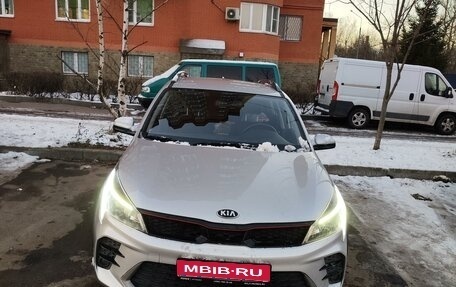 KIA Rio IV, 2021 год, 2 050 000 рублей, 1 фотография