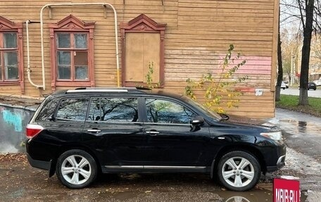 Toyota Highlander III, 2011 год, 1 950 000 рублей, 4 фотография