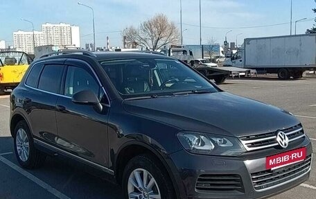 Volkswagen Touareg III, 2012 год, 2 100 000 рублей, 2 фотография