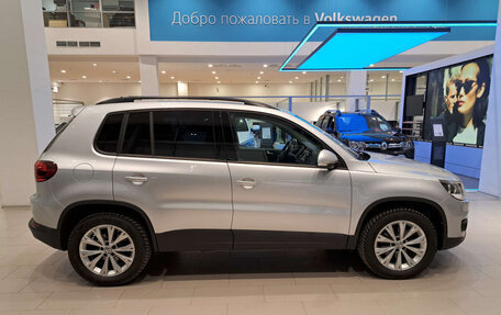 Volkswagen Tiguan I, 2016 год, 2 142 000 рублей, 4 фотография