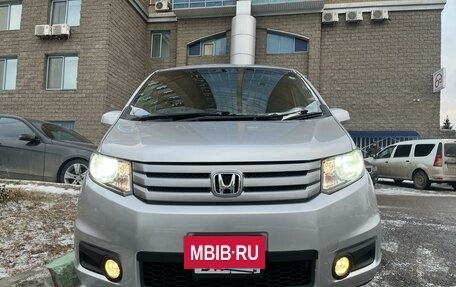 Honda Freed I, 2013 год, 1 375 000 рублей, 2 фотография