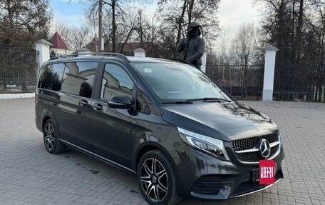 Mercedes-Benz V-Класс, 2021 год, 9 800 000 рублей, 2 фотография