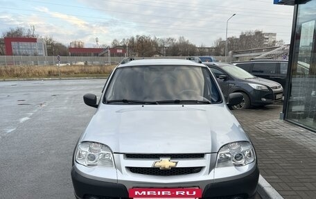 Chevrolet Niva I рестайлинг, 2013 год, 644 000 рублей, 2 фотография