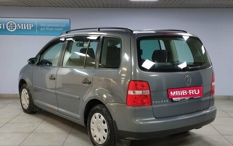 Volkswagen Touran III, 2005 год, 593 000 рублей, 7 фотография