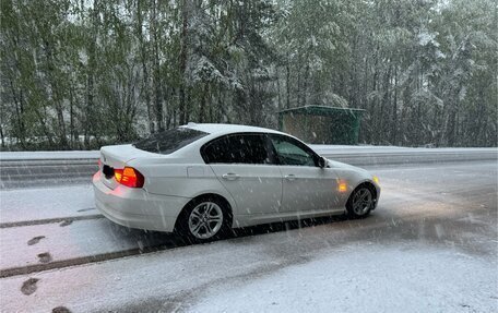 BMW 3 серия, 2011 год, 1 038 000 рублей, 2 фотография