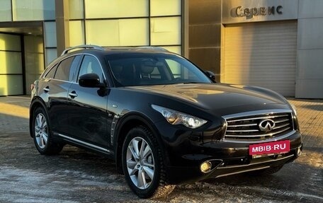 Infiniti QX70, 2014 год, 2 650 000 рублей, 3 фотография