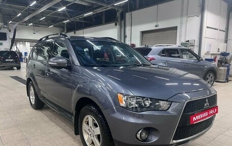 Mitsubishi Outlander III рестайлинг 3, 2011 год, 1 049 000 рублей, 3 фотография