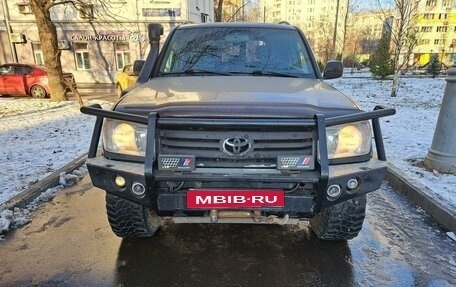 Toyota Land Cruiser 100 рестайлинг 2, 2005 год, 3 100 000 рублей, 1 фотография