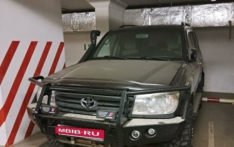 Toyota Land Cruiser 100 рестайлинг 2, 2005 год, 3 100 000 рублей, 11 фотография