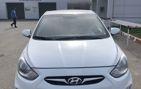 Hyundai Solaris II рестайлинг, 2012 год, 950 000 рублей, 2 фотография