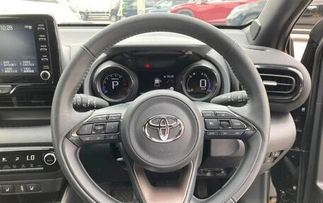 Toyota Yaris, 2021 год, 1 180 000 рублей, 18 фотография