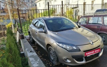 Renault Megane III, 2011 год, 710 000 рублей, 2 фотография