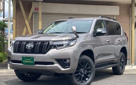 Toyota Land Cruiser Prado 150 рестайлинг 2, 2023 год, 6 285 000 рублей, 2 фотография