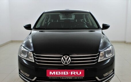 Volkswagen Passat B7, 2013 год, 1 010 000 рублей, 2 фотография