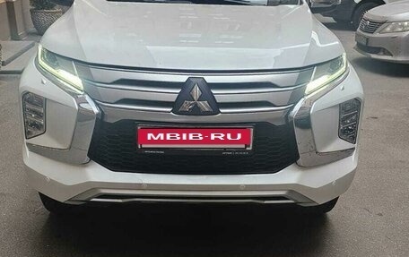 Mitsubishi Pajero Sport III рестайлинг, 2021 год, 4 099 000 рублей, 3 фотография