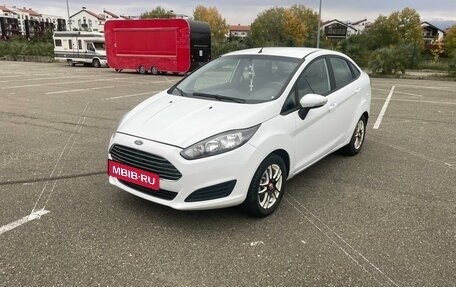 Ford Fiesta, 2015 год, 680 000 рублей, 2 фотография