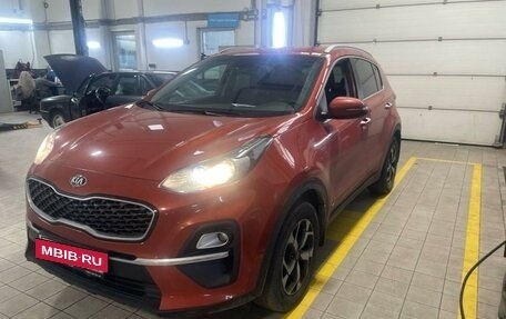 KIA Sportage IV рестайлинг, 2020 год, 2 450 000 рублей, 2 фотография