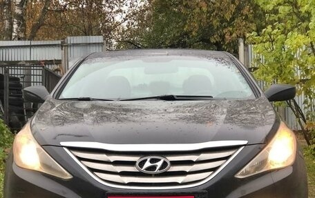 Hyundai Sonata VI, 2011 год, 1 150 000 рублей, 1 фотография