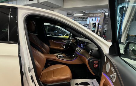 Mercedes-Benz E-Класс, 2018 год, 4 999 000 рублей, 28 фотография