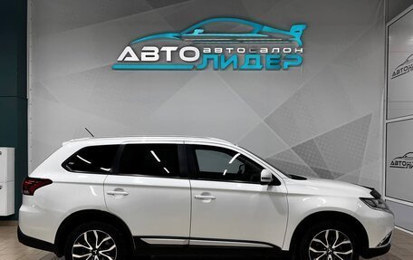 Mitsubishi Outlander III рестайлинг 3, 2016 год, 2 149 000 рублей, 3 фотография