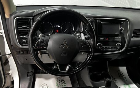 Mitsubishi Outlander III рестайлинг 3, 2016 год, 2 149 000 рублей, 10 фотография