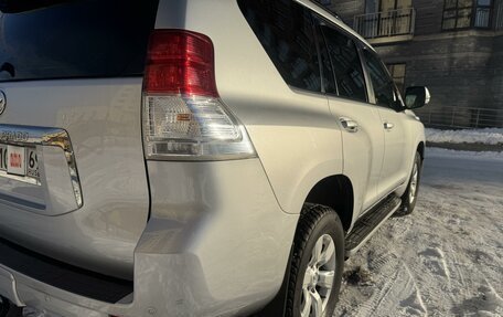 Toyota Land Cruiser Prado 150 рестайлинг 2, 2012 год, 3 000 000 рублей, 18 фотография