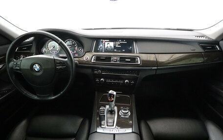 BMW 7 серия, 2012 год, 1 800 000 рублей, 16 фотография