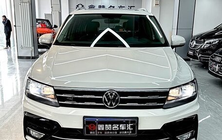 Volkswagen Tiguan II, 2021 год, 3 100 000 рублей, 2 фотография