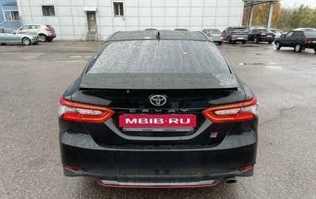 Toyota Camry, 2021 год, 3 200 000 рублей, 2 фотография