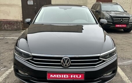 Volkswagen Passat B8 рестайлинг, 2020 год, 1 850 000 рублей, 1 фотография