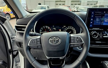 Toyota Highlander, 2024 год, 7 999 000 рублей, 11 фотография