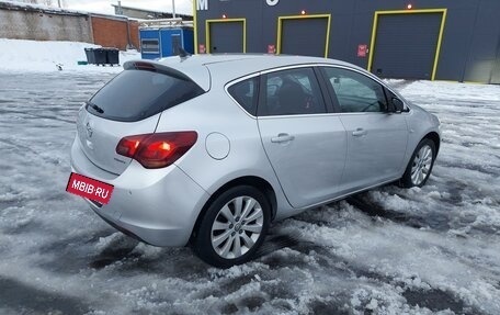 Opel Astra J, 2010 год, 720 000 рублей, 4 фотография