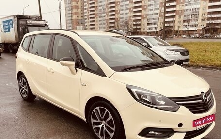 Opel Zafira C рестайлинг, 2018 год, 1 820 000 рублей, 3 фотография