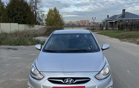 Hyundai Solaris II рестайлинг, 2013 год, 900 000 рублей, 8 фотография