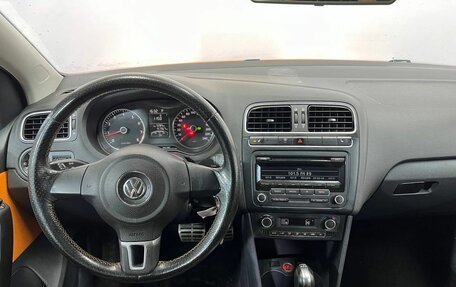 Volkswagen Polo VI (EU Market), 2013 год, 900 000 рублей, 9 фотография