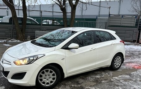 Hyundai i30 II рестайлинг, 2014 год, 999 999 рублей, 2 фотография