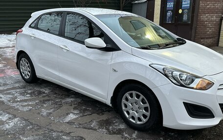 Hyundai i30 II рестайлинг, 2014 год, 999 999 рублей, 3 фотография