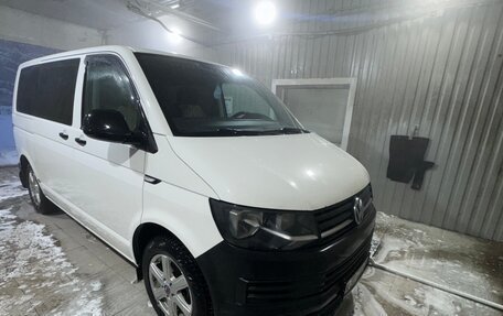 Volkswagen Caravelle T6 рестайлинг, 2016 год, 2 350 000 рублей, 3 фотография