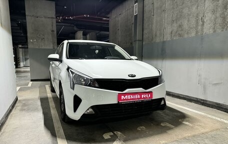 KIA Rio IV, 2020 год, 1 370 000 рублей, 1 фотография