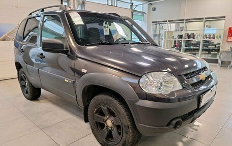 Chevrolet Niva I рестайлинг, 2016 год, 849 000 рублей, 3 фотография