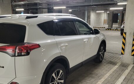 Toyota RAV4, 2017 год, 2 500 000 рублей, 11 фотография