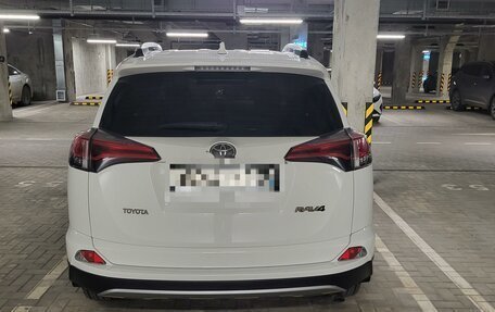 Toyota RAV4, 2017 год, 2 500 000 рублей, 13 фотография