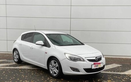 Opel Astra J, 2011 год, 760 000 рублей, 3 фотография