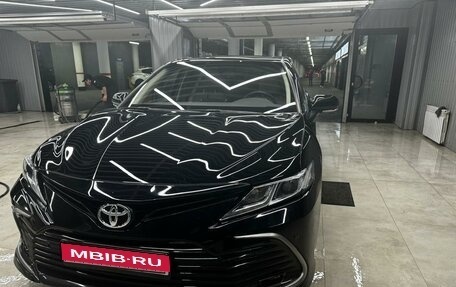 Toyota Camry, 2022 год, 3 800 000 рублей, 1 фотография